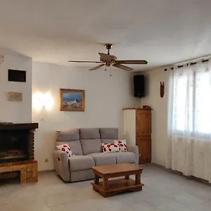  Villa Des Arbres France